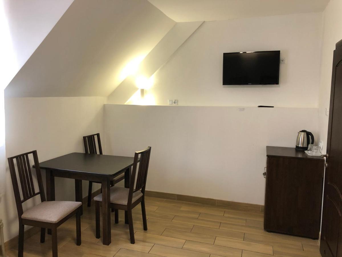 Europa Hotel Rakhiv Ngoại thất bức ảnh