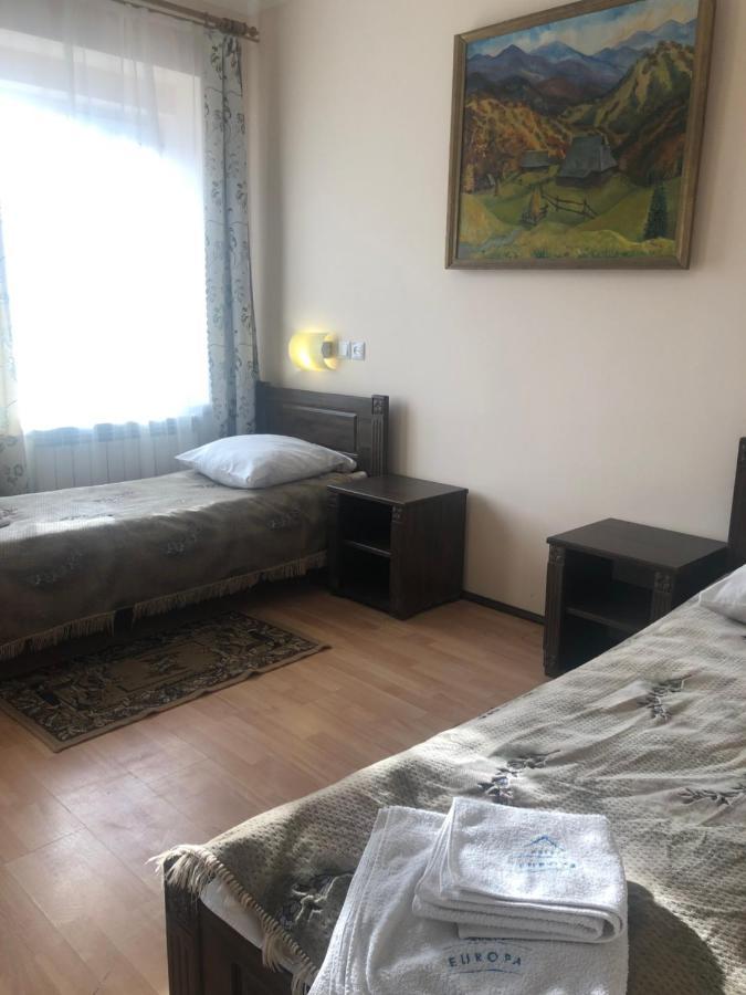 Europa Hotel Rakhiv Ngoại thất bức ảnh