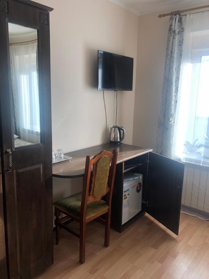 Europa Hotel Rakhiv Ngoại thất bức ảnh