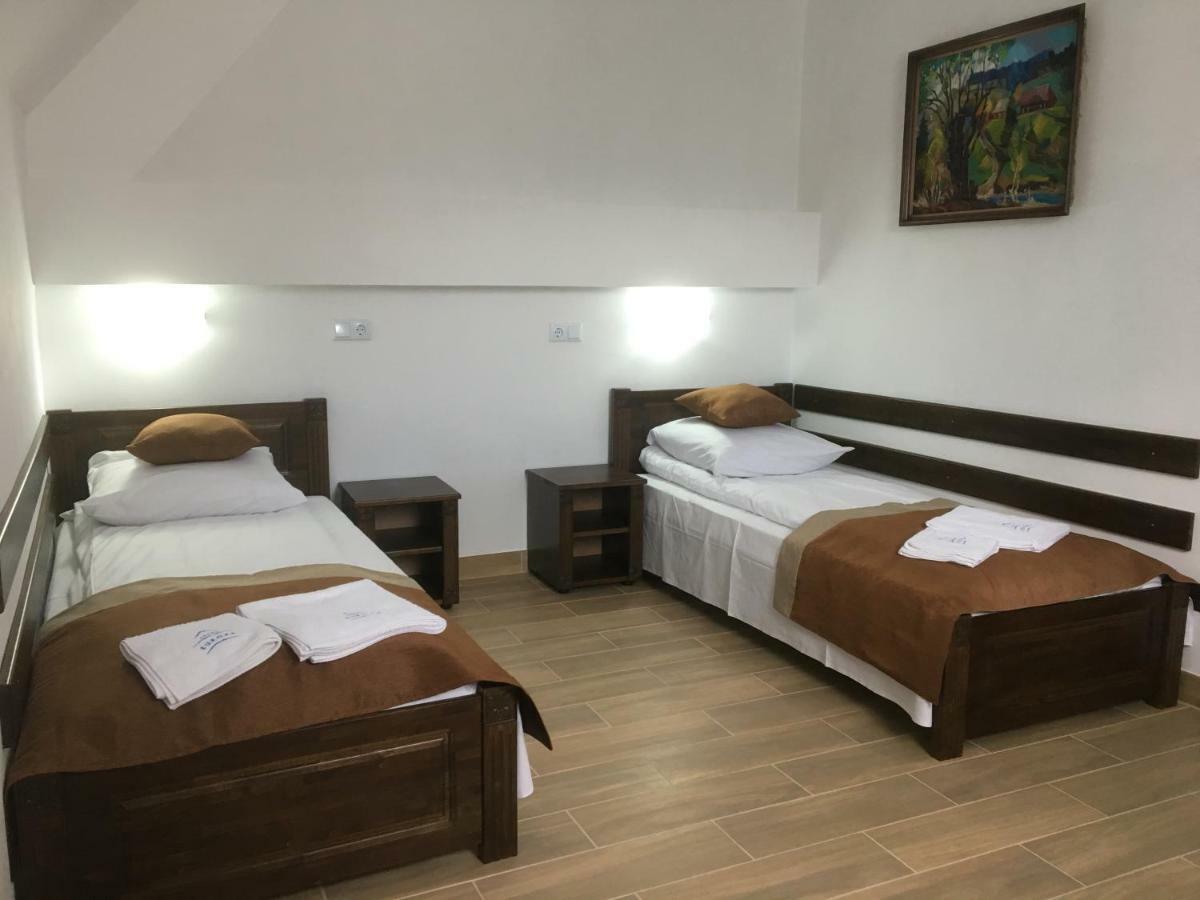 Europa Hotel Rakhiv Ngoại thất bức ảnh