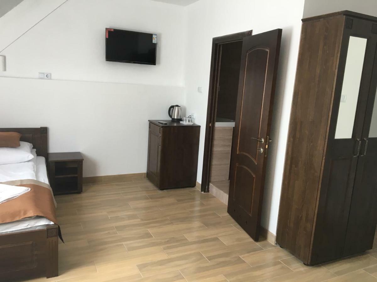 Europa Hotel Rakhiv Ngoại thất bức ảnh