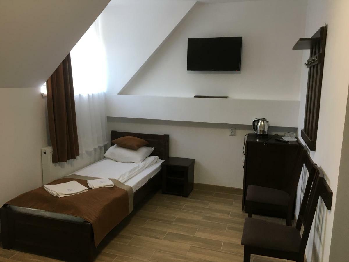 Europa Hotel Rakhiv Ngoại thất bức ảnh